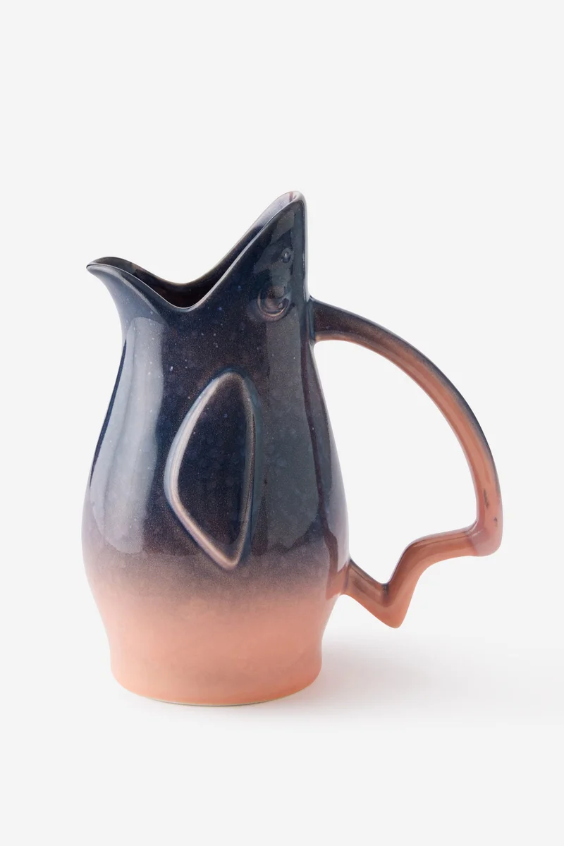 تايبو إبريق بتصميم مميز